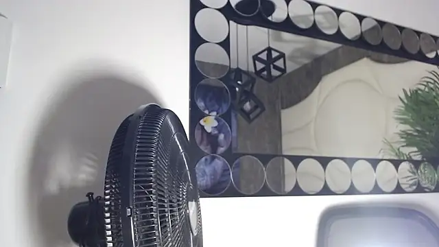 valenssio moretti online show from 03.17.26