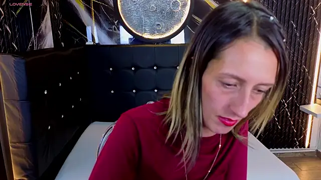 Snapshot of Karolyn_rousse chatting on 02.07.26 Karolyn rousse online show from 02.07.26