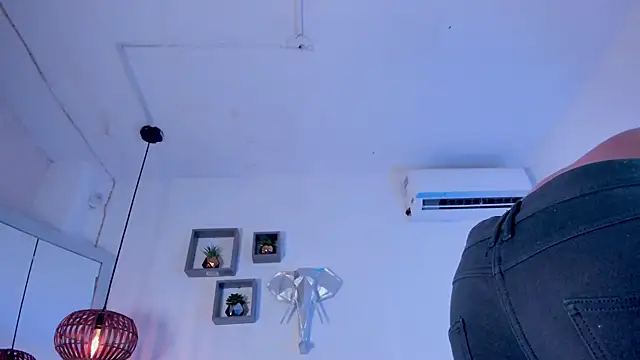 Royland Vega online show from 02.18.26