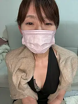 Snapshot of Mio-cc chatting on 05.14.26 Mio-cc online show from 05.14.26