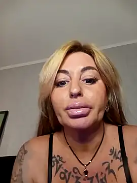 MiaMooly online show from 10.26.25