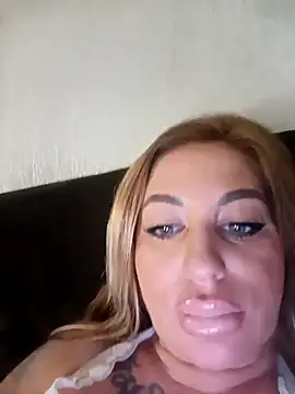 MiaMooly online show from 02.12.26