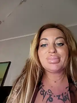 MiaMooly online show from 04.11.26