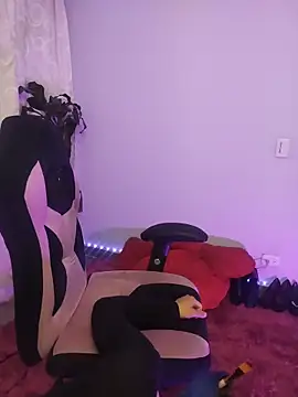 missfungi8 online show from 03.30.26