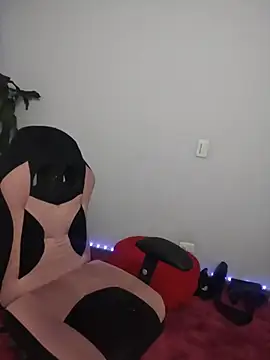 missfungi8 online show from 04.16.26