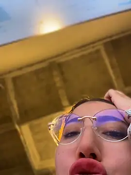 Arya    online show from 04.17.26