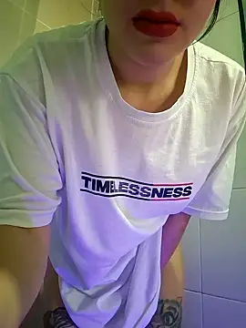 Snapshot of Artt_Juli chatting on 02.13.26 Artt Juli online show from 02.13.26