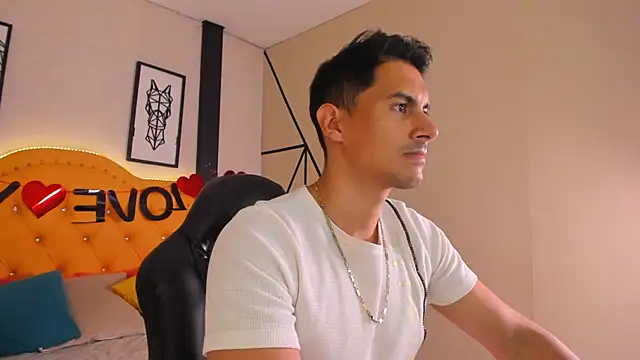 Snapshot of Mike_Conors chatting on 02.17.26 Mike Conors online show from 02.17.26