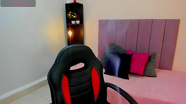 Raven love online show from 04.10.26