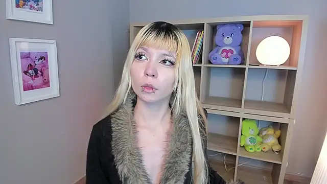 Laukyubey1 online show from 04.16.26