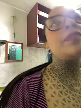 Snapshot of Annie_Alicee chatting on 07.16.26 Annie Alicee online show from 07.16.26