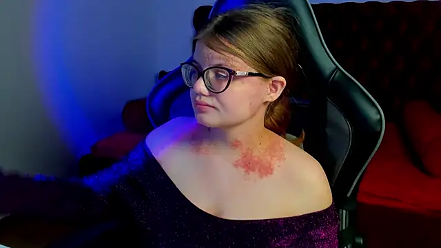 ChloeHalses online show from 03.30.26