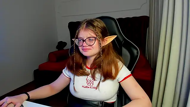 ChloeHalses online show from 04.15.26