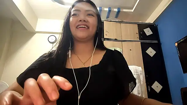 Snapshot of AntoninaDamewood chatting on 02.17.26 AntoninaDamewood online show from 02.17.26