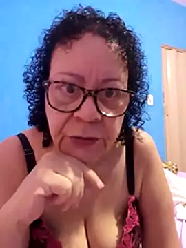 Snapshot of Luach chatting on 02.05.26 Luach online show from 02.05.26