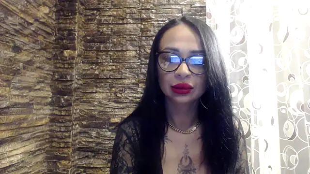 Snapshot of BrianaBloom chatting on 04.20.26 BrianaBloom online show from 04.20.26