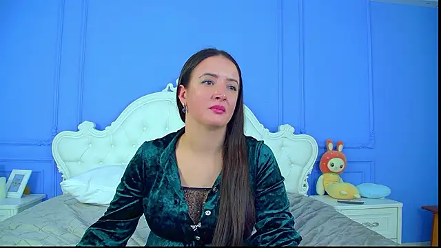 ElinaBellucci online show from 02.04.26