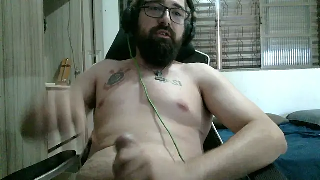 Snapshot of Redlovecouple chatting on 03.01.26 Redlovecouple online show from 03.01.26