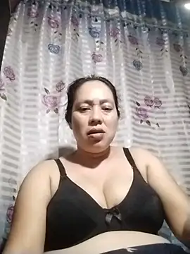 Snapshot of May_Bombs chatting on 02.07.26 May Bombs online show from 02.07.26