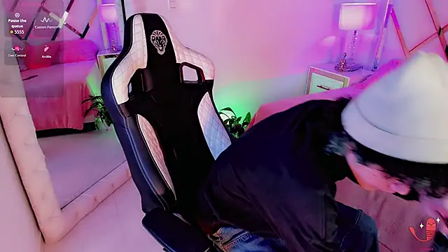 Snapshot of thanier_18 chatting on 02.24.26 thanier 18 online show from 02.24.26