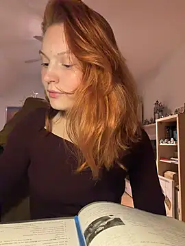 Snapshot of mad_girlygirl chatting on 02.04.26 mad girlygirl online show from 02.04.26