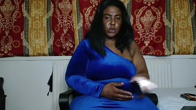 CurvySashia online show from 04.11.26