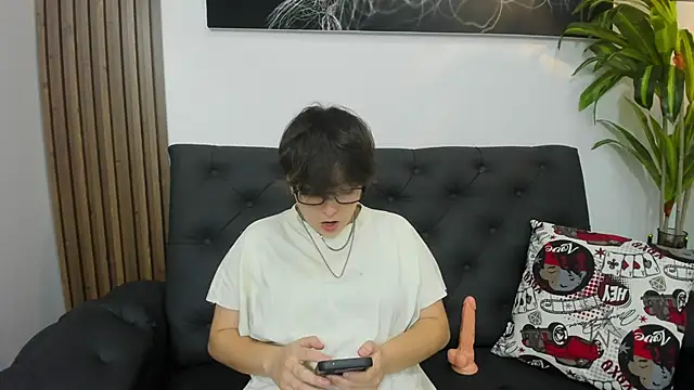  Daarcy  online show from 03.05.26