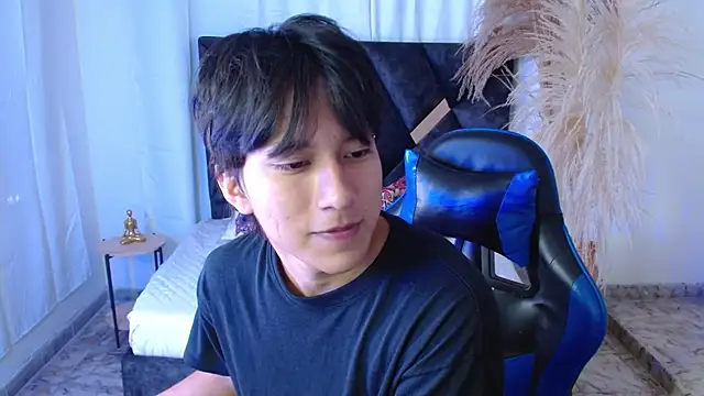 Snapshot of nikoo_18 chatting on 02.14.26 nikoo 18 online show from 02.14.26