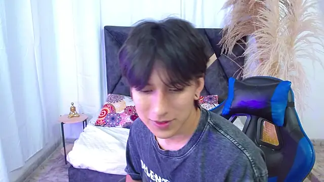 Snapshot of nikoo_18 chatting on 02.28.26 nikoo 18 online show from 02.28.26