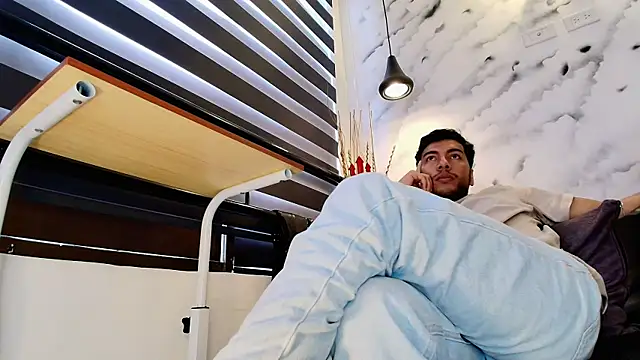 Snapshot of Max_Hornye chatting on 02.21.26 Max Hornye online show from 02.21.26