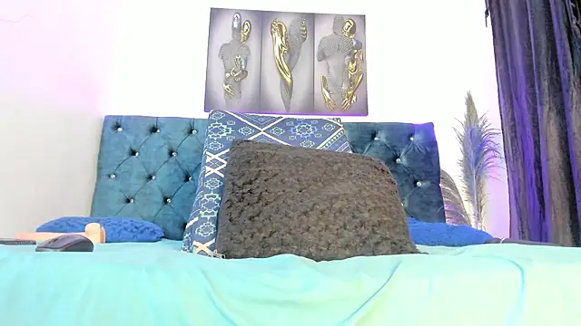 Snapshot of Roxanna_0 chatting on 04.30.26 Roxanna 0 online show from 04.30.26