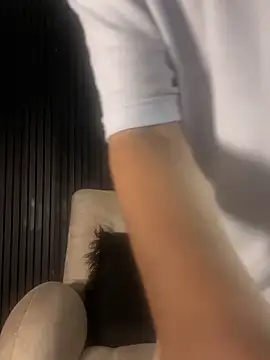 ARON LUXX online show from 02.12.26