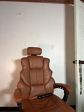 ARON LUXX online show from 03.10.26