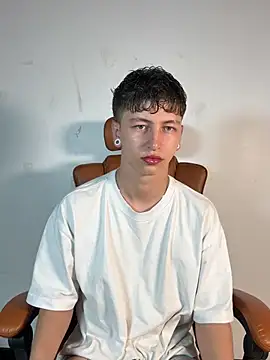 ARON LUXX online show from 04.01.26