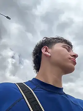 ARON LUXX online show from 04.12.26