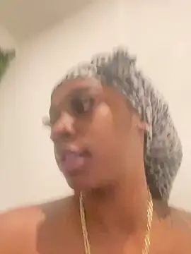 Snapshot of prettybrown9 chatting on 02.04.26 prettybrown9 online show from 02.04.26