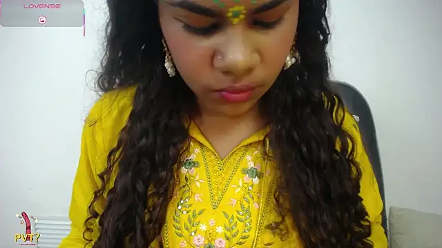 yaazhinii online show from 05.20.26