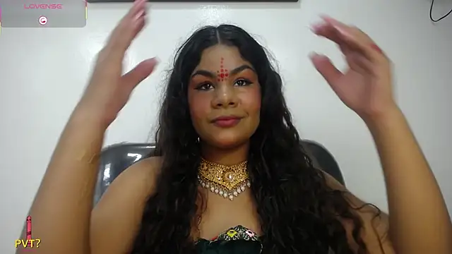 yaazhinii online show from 05.22.26