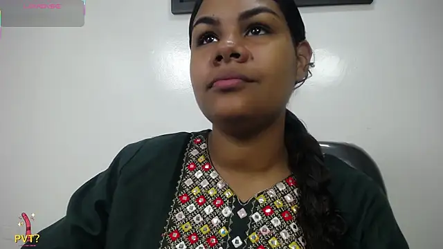 yaazhinii online show from 05.25.26