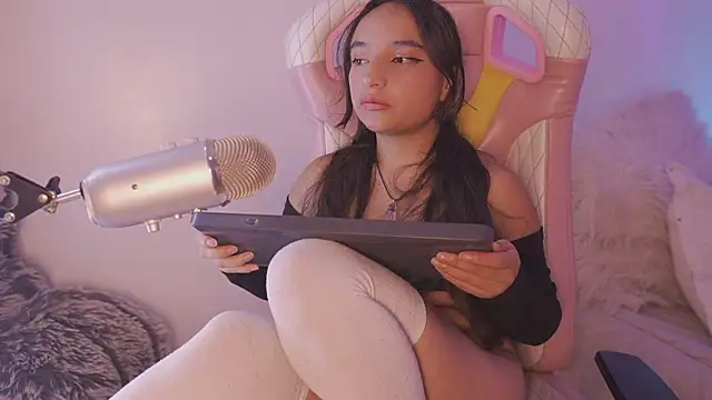  emily jonexs online show from 06.14.26
