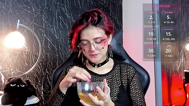 YuuMiko online show from 04.06.26