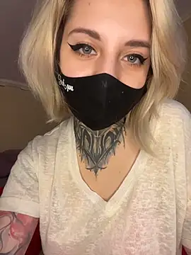 Snapshot of AllisonXAlfred chatting on 02.26.26 AllisonXAlfred online show from 02.26.26