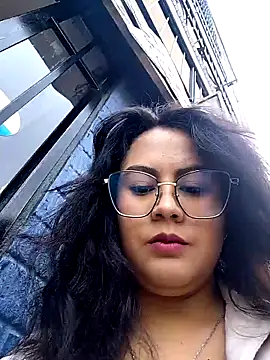 Snapshot of Mari-98 chatting on 02.27.26 Mari-98 online show from 02.27.26