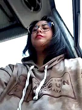 Snapshot of Mari-98 chatting on 03.01.26 Mari-98 online show from 03.01.26