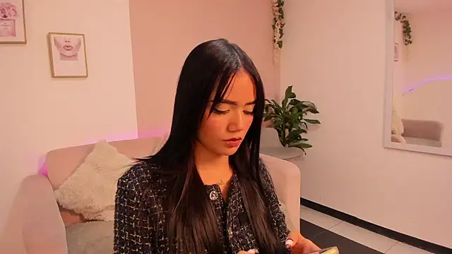 Snapshot of Mila_jenner chatting on 02.25.26 Mila jenner online show from 02.25.26