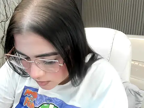 Snapshot of mady_musex chatting on 02.21.26 mady musex online show from 02.21.26