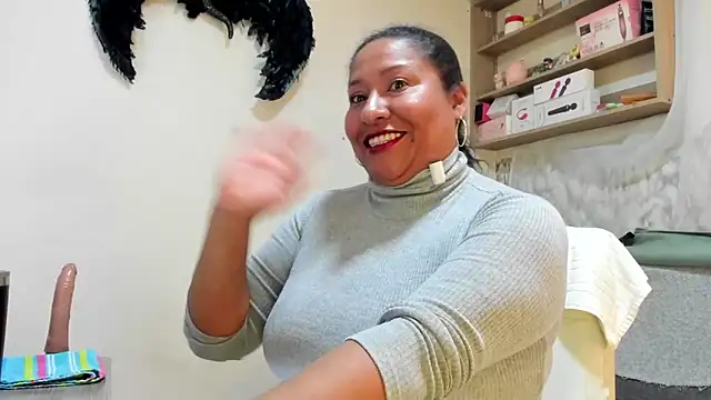 Snapshot of Nyomi_browm chatting on 05.02.26 Nyomi browm online show from 05.02.26