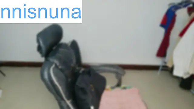 Snapshot of nunanunanuna chatting on 05.11.26 nunanunanuna online show from 05.11.26