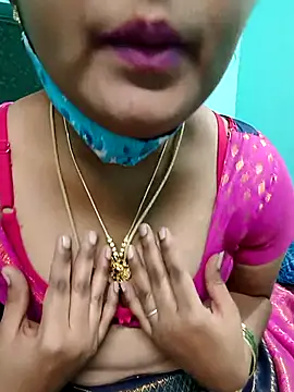 Snapshot of Tamilkannadacouple chatting on 02.19.26 Tamilkannadacouple online show from 02.19.26