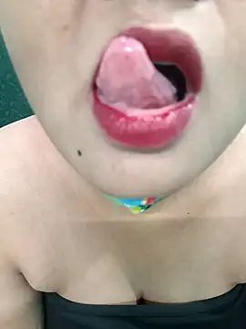 Snapshot of Tamilkannadacouple chatting on 03.19.26 Tamilkannadacouple online show from 03.19.26